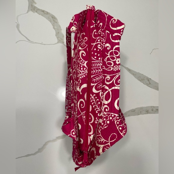 Vera Bradley | Twirly Birds Tote Large 16”x12” Full Top Zipper Closure - Picture 7 of 13